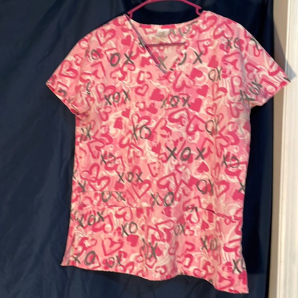 M scrub top